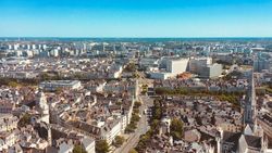Image de Couverture article Courtier immobilier à Nantes : choisissez l’offre en ligne Monemprunt.com